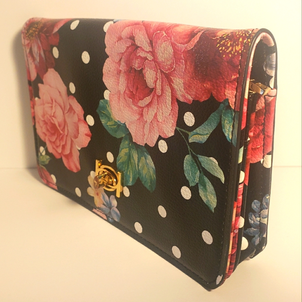 Bebe Clutch